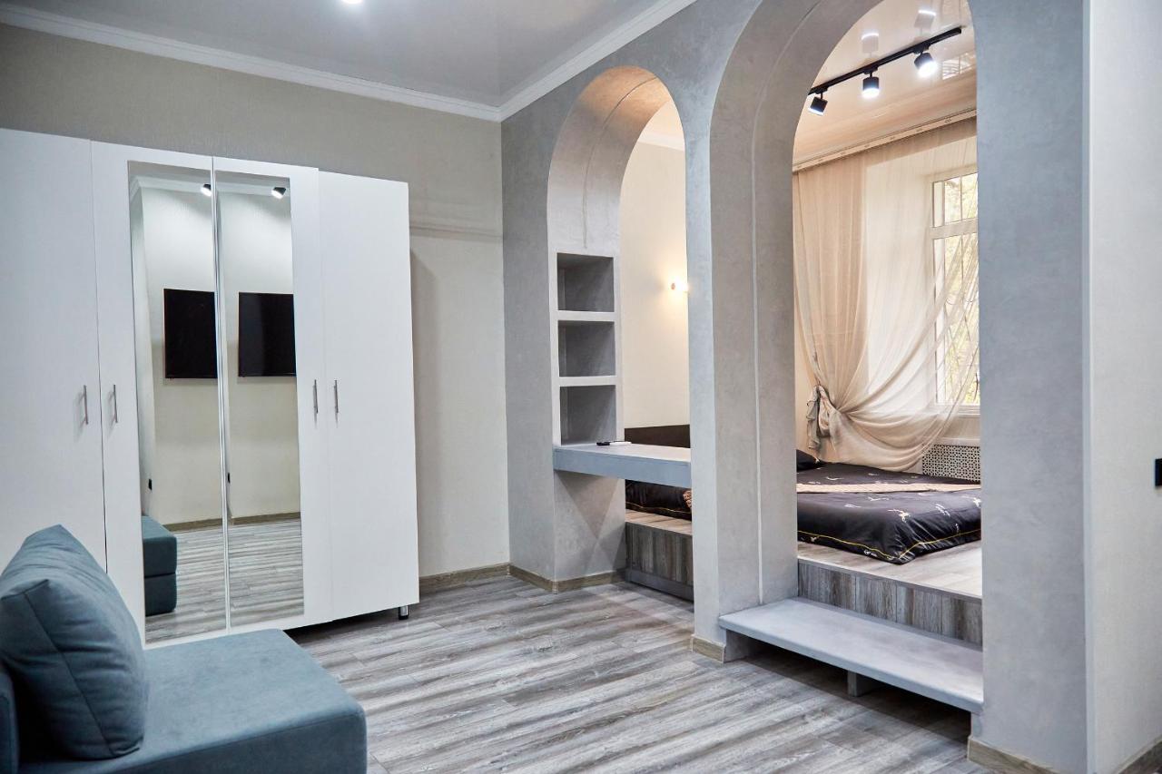 золотой квадрат Apartment