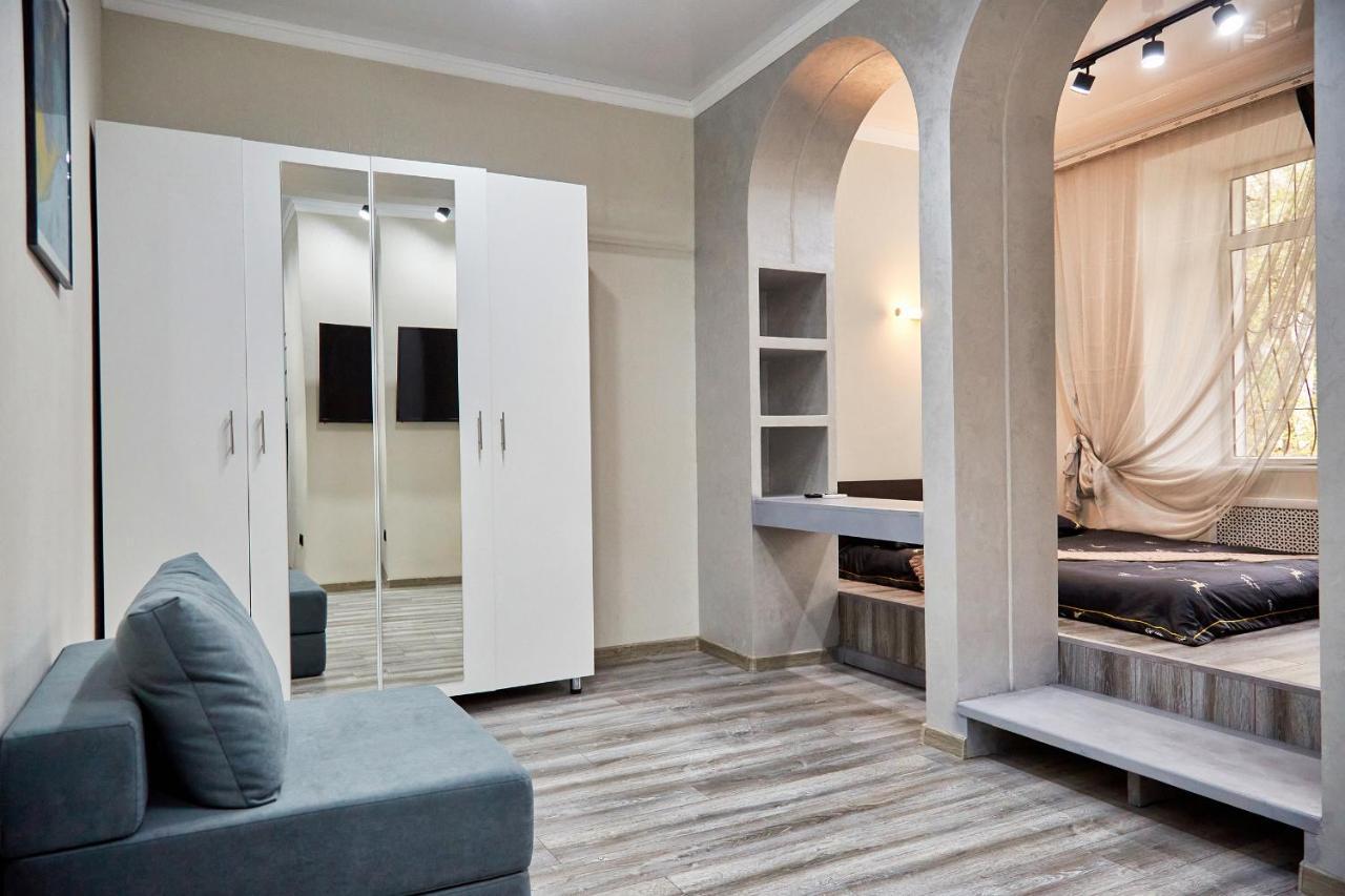 Apartment золотой квадрат Almaty