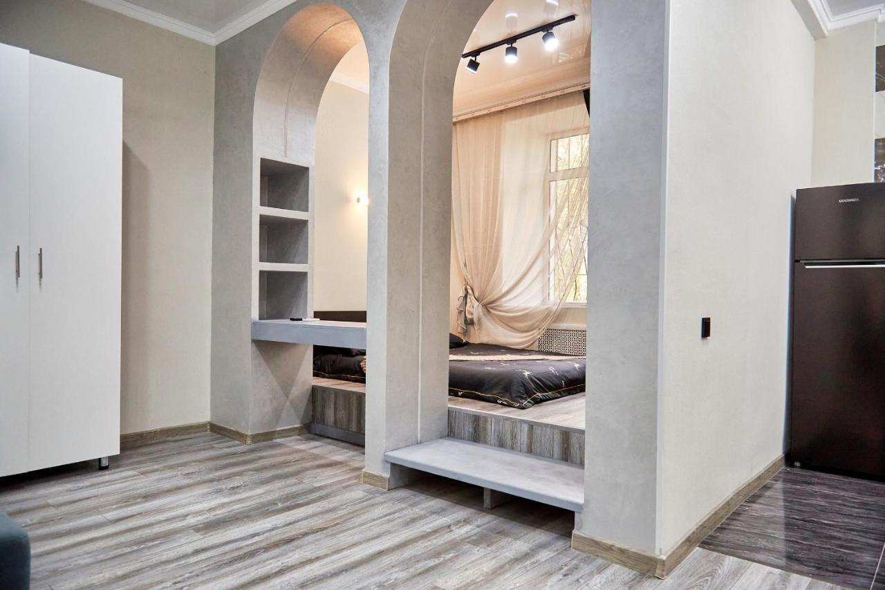 золотой квадрат Apartment *