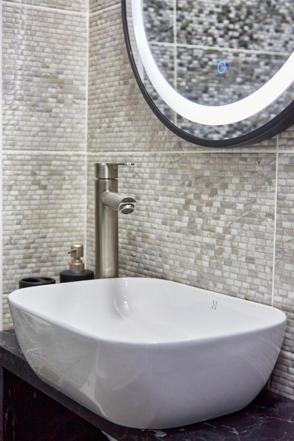 Apartment золотой квадрат Almaty