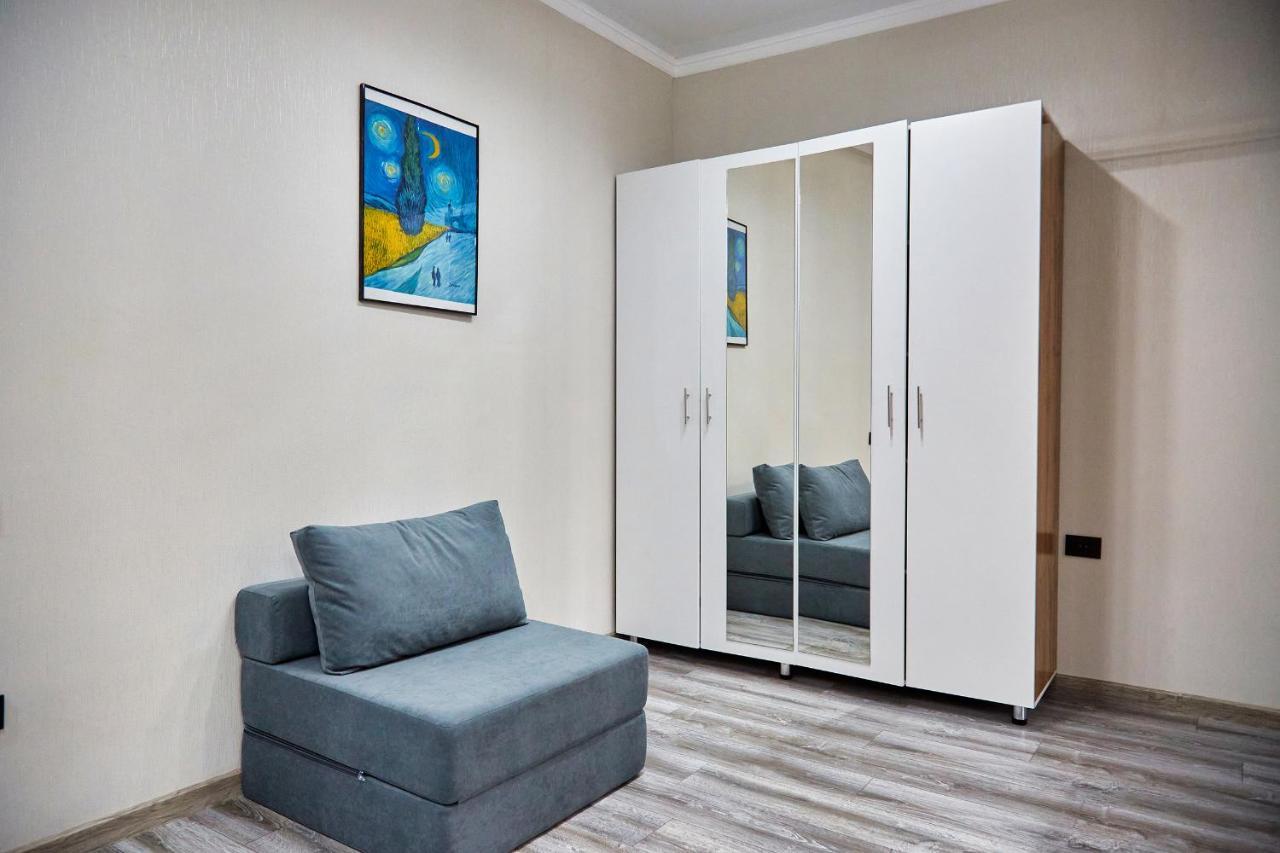золотой квадрат Apartment
