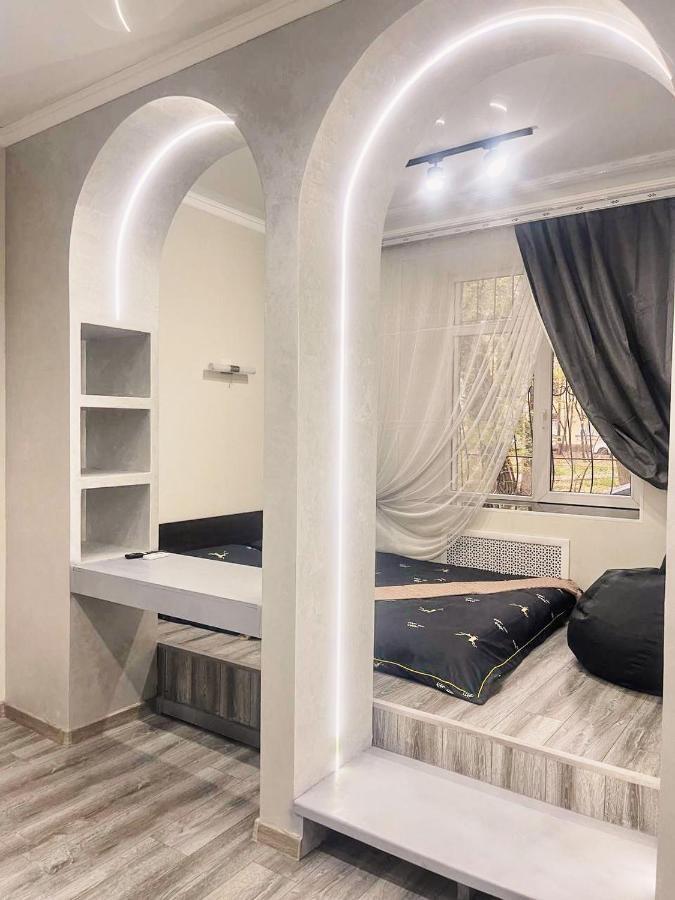 золотой квадрат Apartment